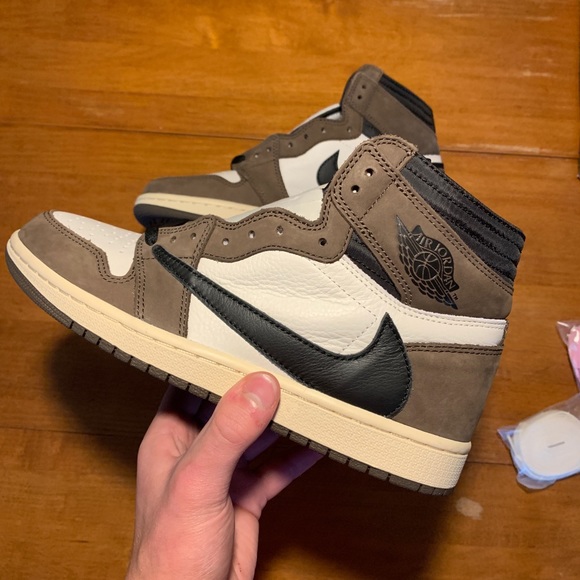 Travis Scott jordan 1 - Picture 4 of 11